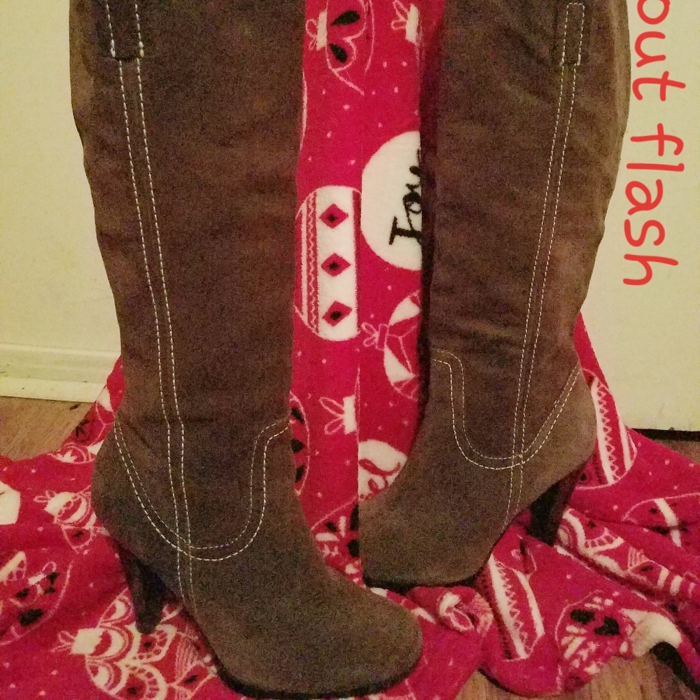 Boots - Picture 2 of 2